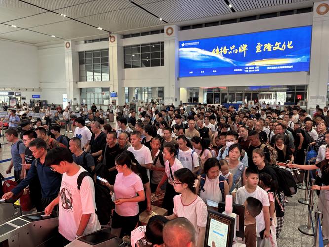 暑运首月,广铁集团发送旅客5921万人次