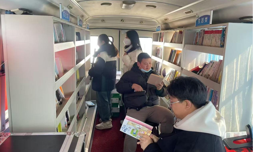 云南安宁市青龙街道探索便民阅读新途径——“流动书包”,让书香盈满乡间(解码·提升公共文化服务水平)