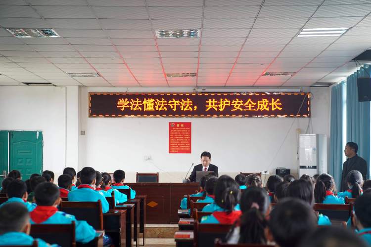 祥云检方送法治课进校园