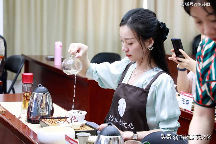 春茶季里学茶艺 “中式美学”课受热捧