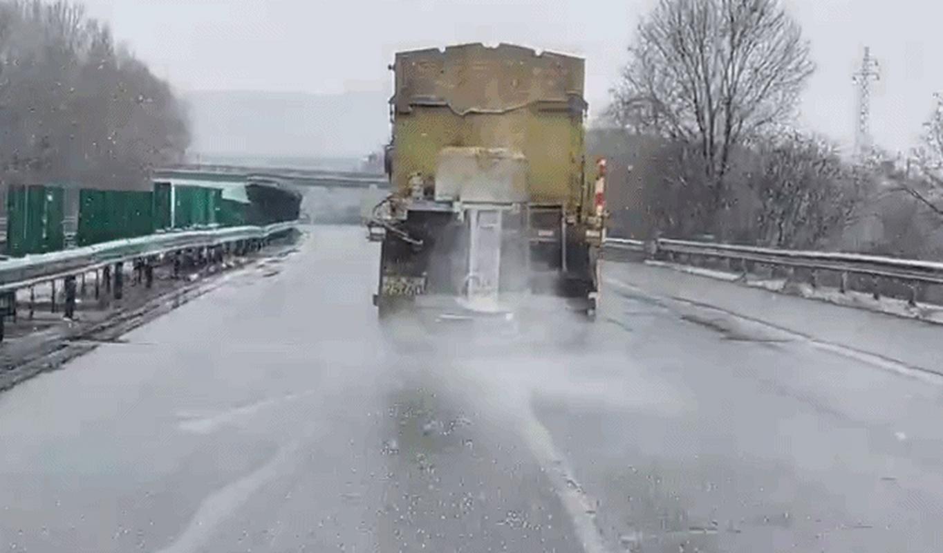 山西省郊区发布暴雪黄色预警