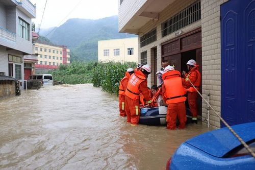 重庆升级发布黔江区阿蓬江洪水红色预警