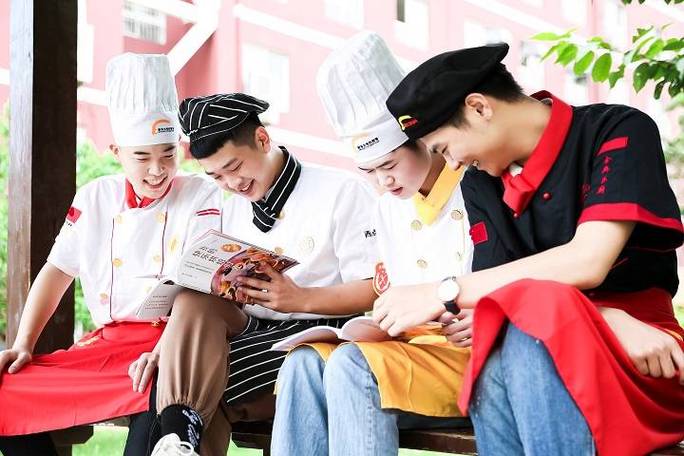 他中考600多分,放弃重点高中去职校,刚刚获得烹饪世界冠军