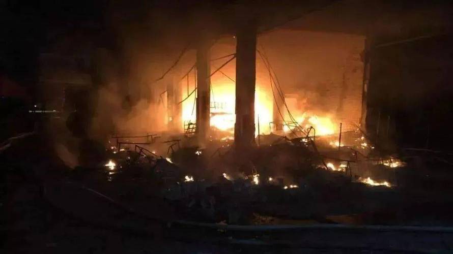 印度尼西亚一冶炼厂发生爆炸 已造成13人死亡
