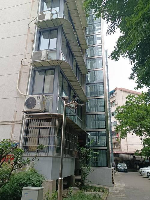 朝阳区六里屯街道老电梯“焕新重生”