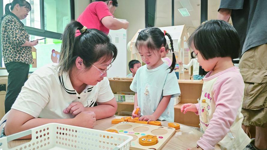双职工家庭孩子有人带了 新都区“工”娃成长营“官方带娃”