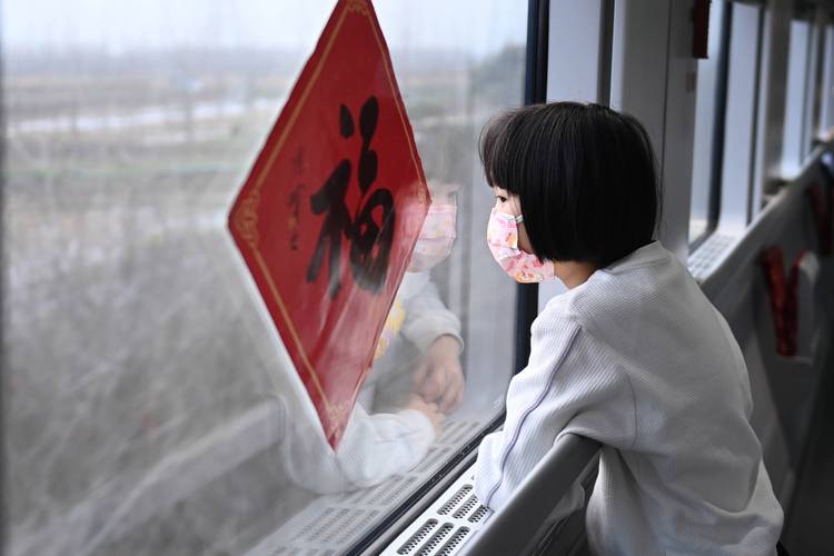 春运微观察丨守护风雪归途 滞留汉口火车站旅客基本发送完毕