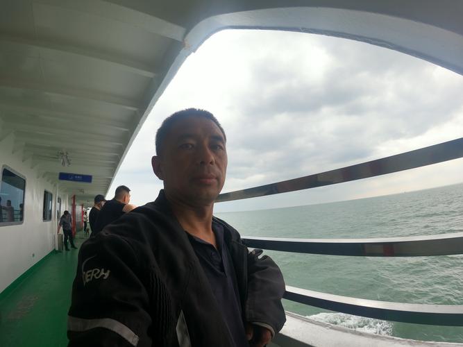 “海棠湾”轮船长李才原:坚守32年的春运“摆渡人”