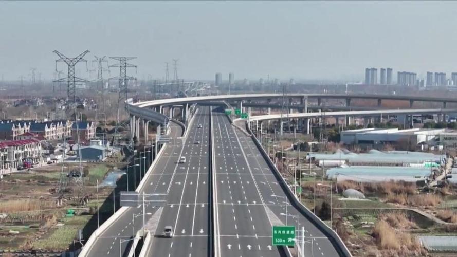 北清路高架桥“跨越”京藏高速