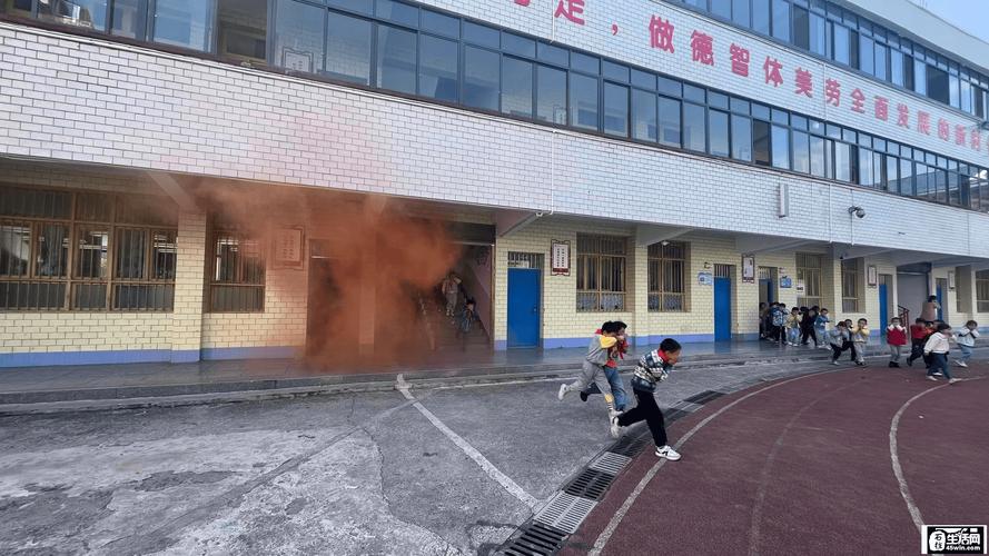 防范未“燃”,浏阳这所小学举行消防演练活动