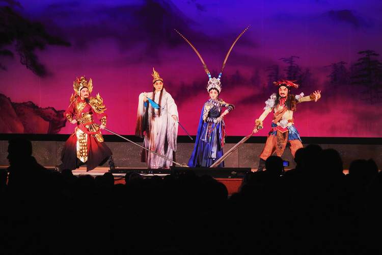 “世界非遗”粤剧壮乡焕新生 新潮演绎走向东盟