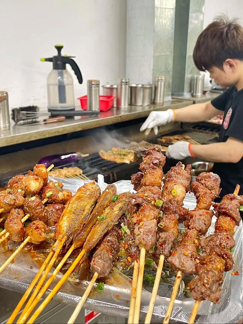猛起!长沙居最爱聚餐与宵夜城市之首