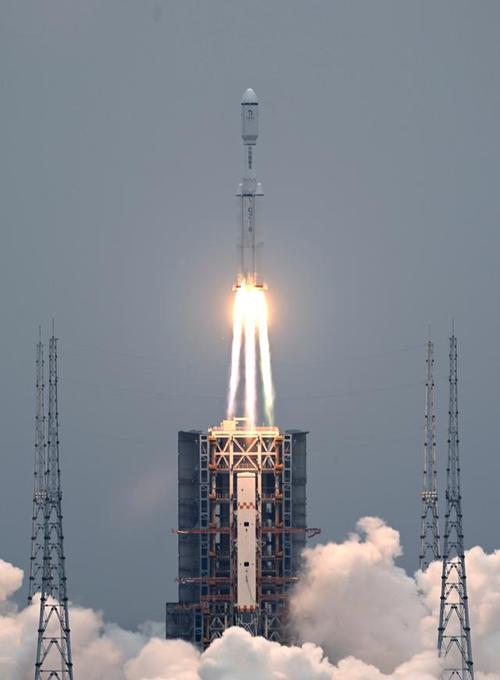 长征八号运载火箭运抵海南 将执行鹊桥二号中继星发射任务