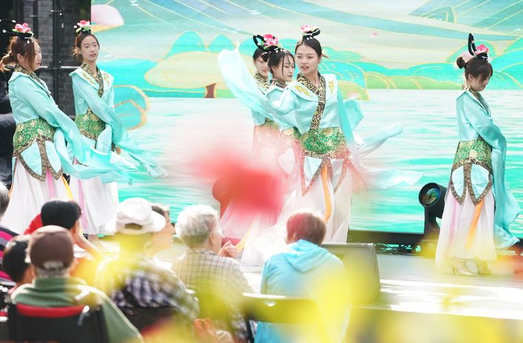2024北京西城中秋群众游园活动举办