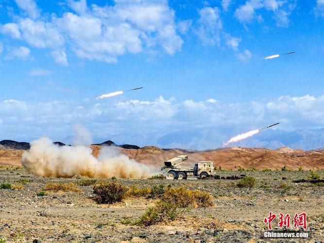 全员全装全要素!直击陆军实弹射击演练现场→