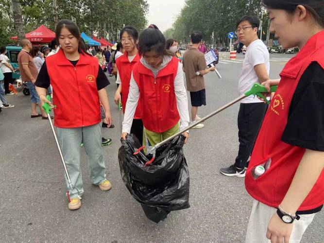 五指山志愿者高考期间提供“一站式”爱心服务