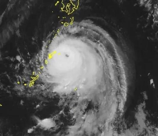 超强台风“珊珊”来袭 日本多地遭遇大风降雨