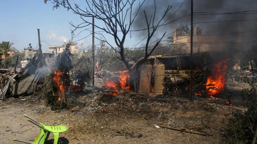 加沙地带南部汗尤尼斯马安地区遭以军空袭 已致2人死亡