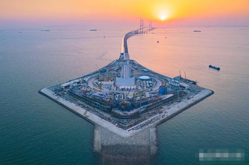 出行热!深中通道开通首个双休日 探亲、旅游,看风光需求叠加