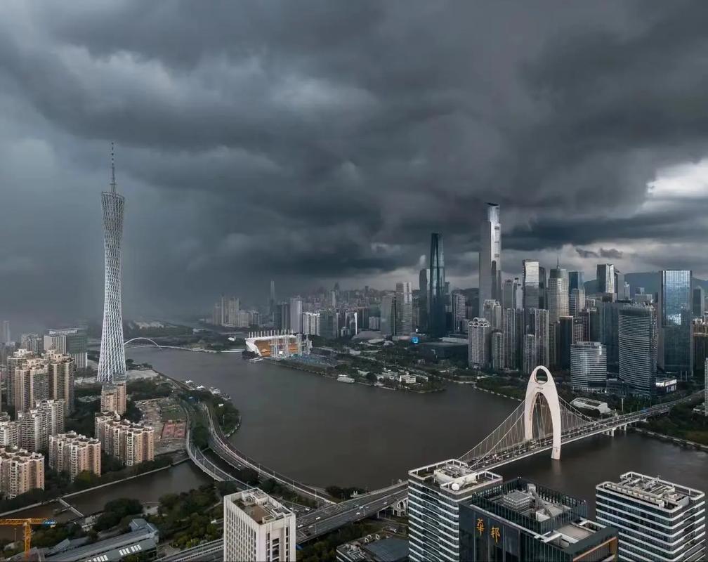 粤多地持续强降雨 广州1小时最大降雨量达96.9毫米