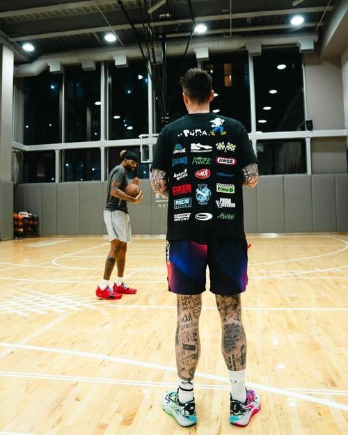 首秀22+8 拉塞尔:教练做了最好的准备 这是他的功劳