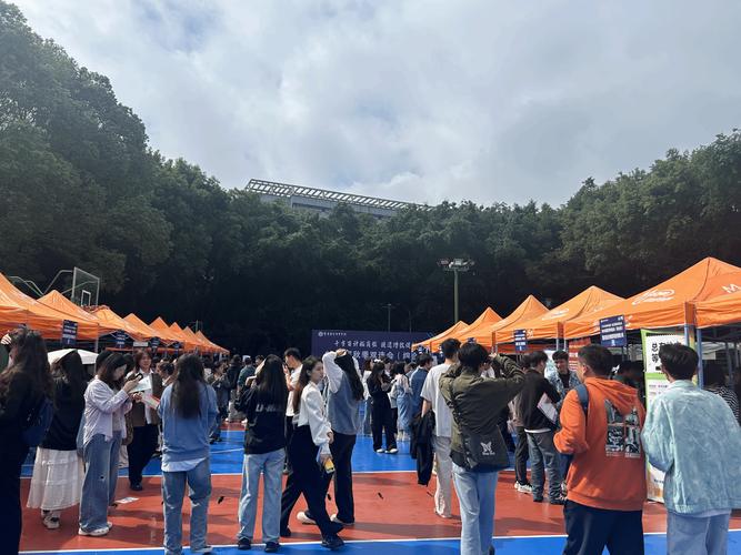 第28届全国高校毕业生秋季就业双选会在深圳举办