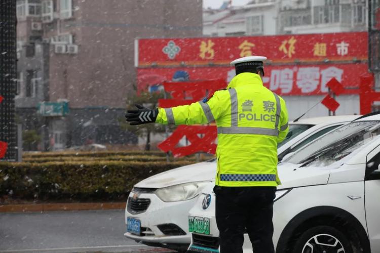 黑龙江省林口县发布道路冰雪黄色预警_1
